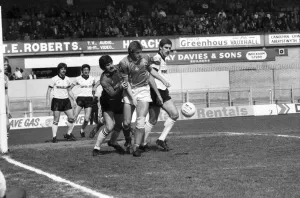 00220 Prints: Wrexham 0 v. Barnsley 0. April 1982 MF06-34-004 Local Caption Division 2 Football