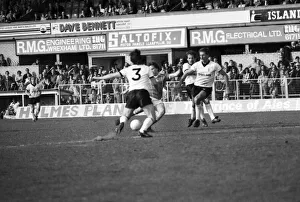 00220 Prints: Wrexham 0 v. Barnsley 0. April 1982 MF06-34-009 Local Caption Division 2 Football