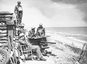 Observer Prints: WW2 Anti-Tank Crew July 1940 Defences of the East Coast of Britain on guard