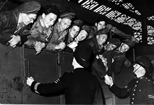 WW2 ll British prisoners homecoming 4 / 45 arriving at Marylebone station being