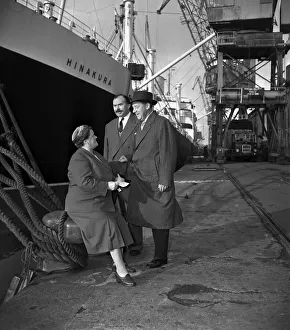 Y2K Hugh Gaitskell MP 1958 chats with Bessie Braddock MP sitting on bollard Liverpool in