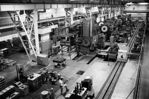 Robots Prints: The Yamasaki factory which operates a fully robot controlled factory with one man in