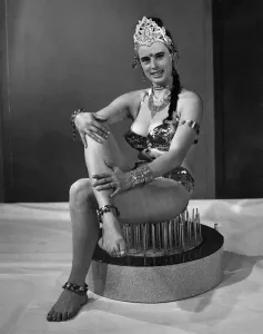 Yoga: Tough as Nails. Heres an easy-on-the-eye honey who doesnOt need an easy-chair