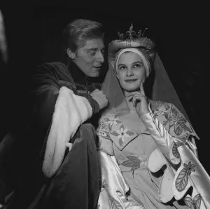 Shakespeare Prints: The young actor Martin Jarvis playing King Henry V with Valerie Pickup (aged 17