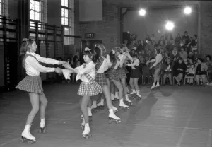 Young roller skaters are taking part in a roller skaters variety show