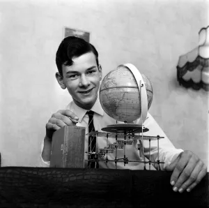 00032 Prints: Youth. Teenager. Inventions. 16-year-old Geoffrey Jones with the revolving globe clock