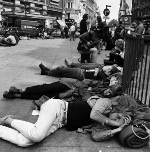 01318 Prints: Youths in Piccadilly Circus, London. 15th August 1969